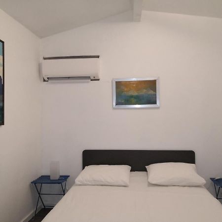 La Petite Maison De Lingling Mornas Buitenkant foto