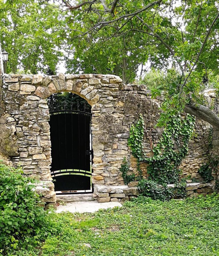 La Petite Maison De Lingling Mornas Buitenkant foto