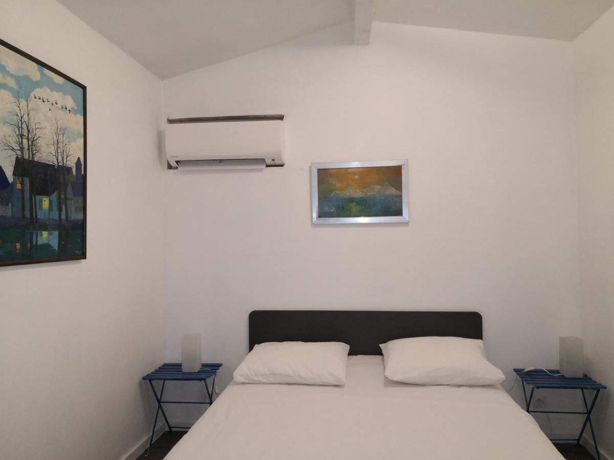 La Petite Maison De Lingling Mornas Buitenkant foto